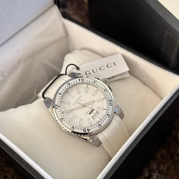 Gucci Dive style watch Silver and Men’s 40mm Timepiece